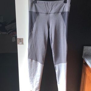 Nwot splendid leggings Sz large grey color block